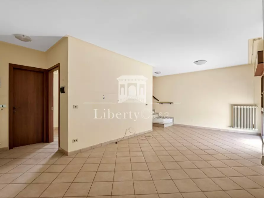 Immagine 3 di Casa bifamiliare in vendita  in Via Camillo Golgi a Salò