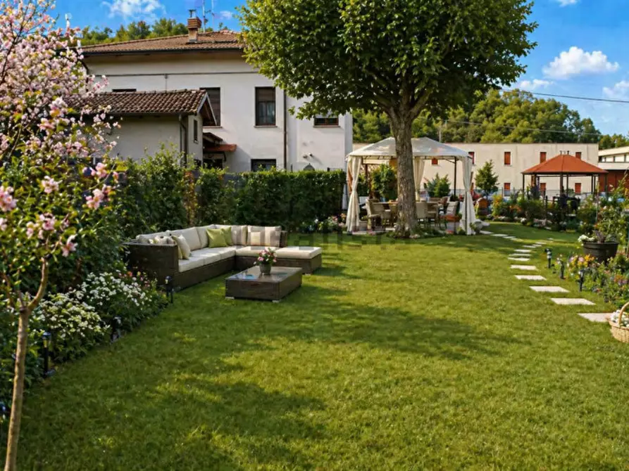 Immagine 1 di Casa bifamiliare in vendita  in Via Valtermina, 11/A a Traversetolo