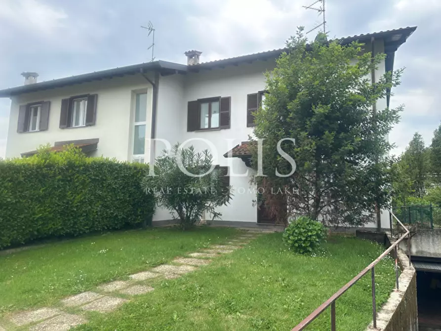 Immagine 4 di Villa in vendita  a Capiago Intimiano
