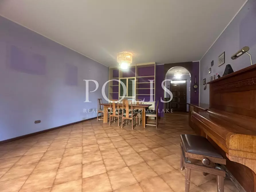Immagine 12 di Villa in vendita  a Capiago Intimiano