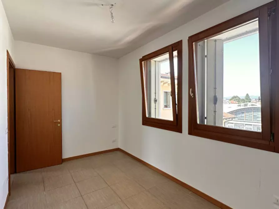 Immagine 18 di Appartamento in vendita  in Piazza Redentore 98 a Dueville