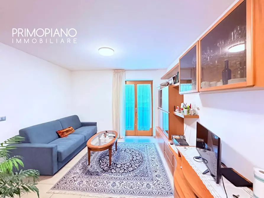Immagine 1 di Appartamento in vendita  in Via Emanuele Lanzerotti a Romeno
