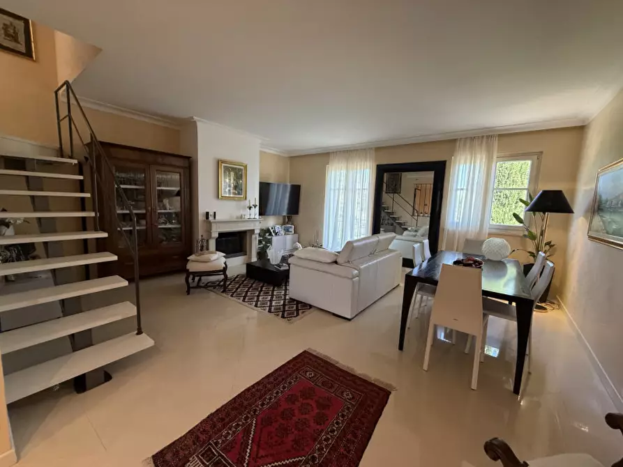 Immagine 3 di Appartamento in vendita  in Via Peschiera a Lazise