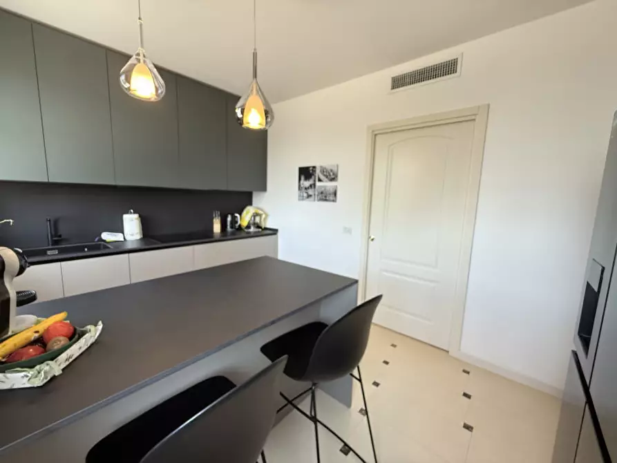 Immagine 6 di Appartamento in vendita  in Via Peschiera a Lazise