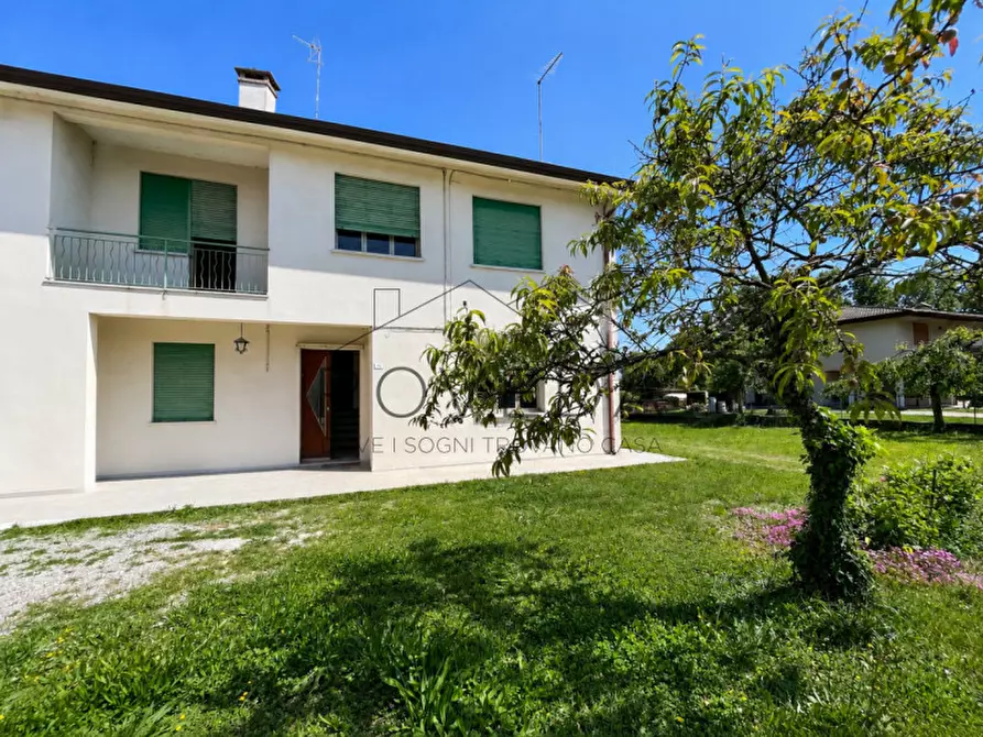Immagine 1 di Casa bifamiliare in vendita  in Via Santi a Casier