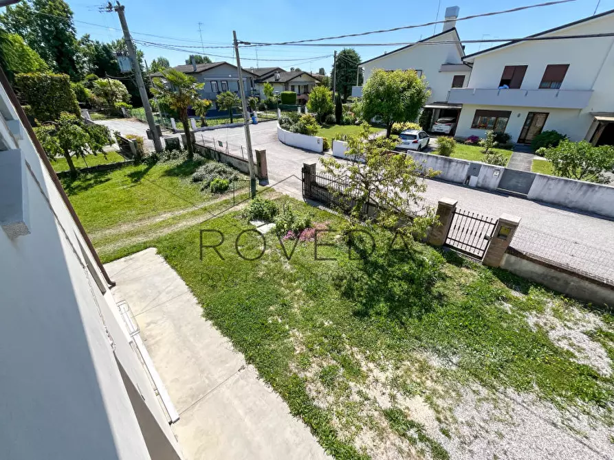 Immagine 9 di Casa bifamiliare in vendita  in Via Santi a Casier