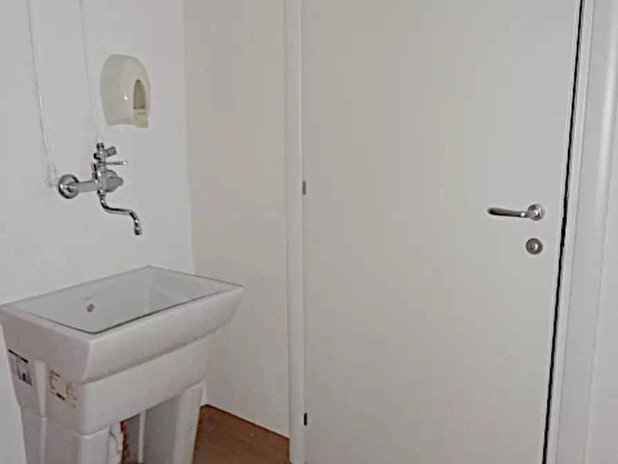Immagine 8 di Ufficio in affitto  in Via Pietro Selvatico a Padova