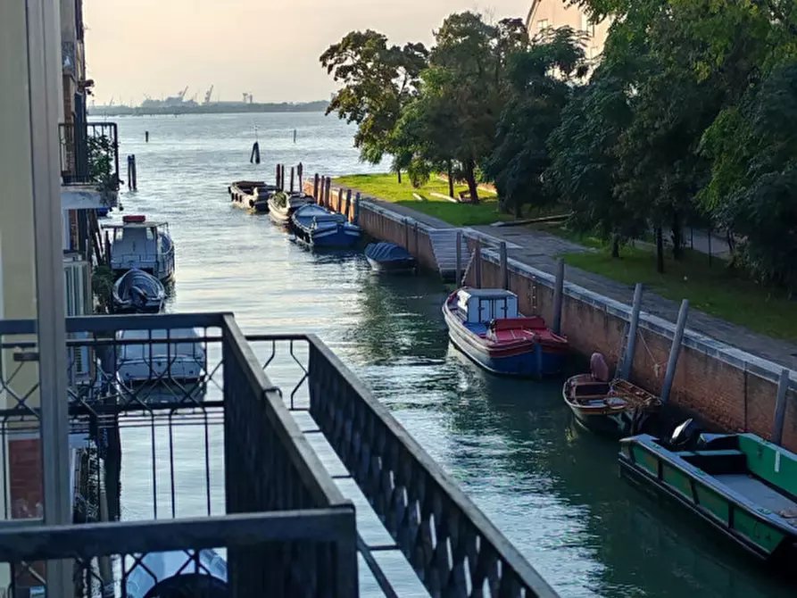 Immagine 9 di Appartamento in vendita  in Rio della Sensa a Venezia