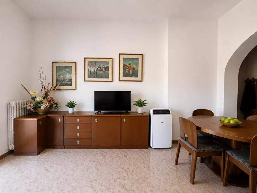 Immagine 3 di Appartamento in vendita  a Senigallia