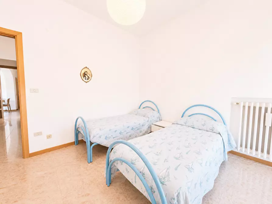 Immagine 16 di Appartamento in vendita  a Senigallia