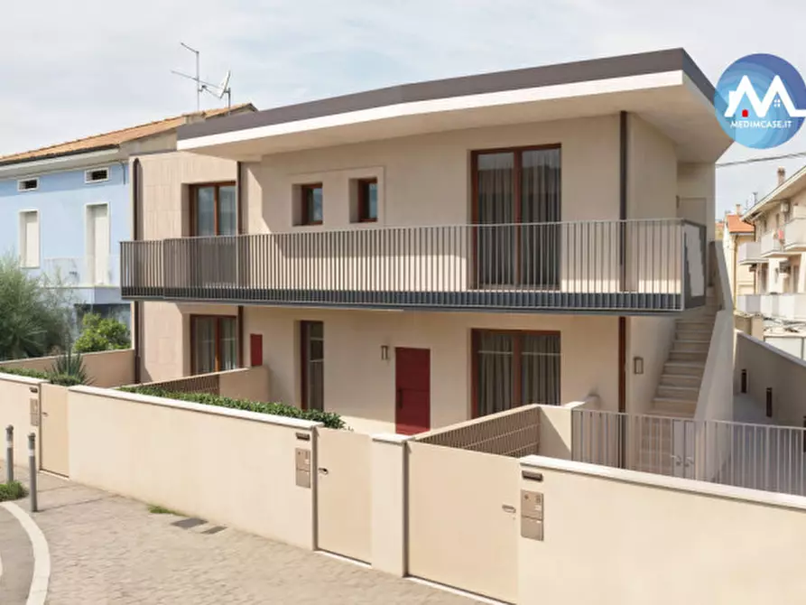 Immagine 2 di Appartamento in vendita  in Strada di Borgheria a Pesaro