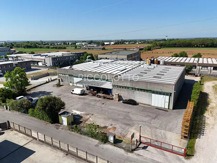 Immagine 2 di Capannone industriale in vendita  in via Mure a Altivole