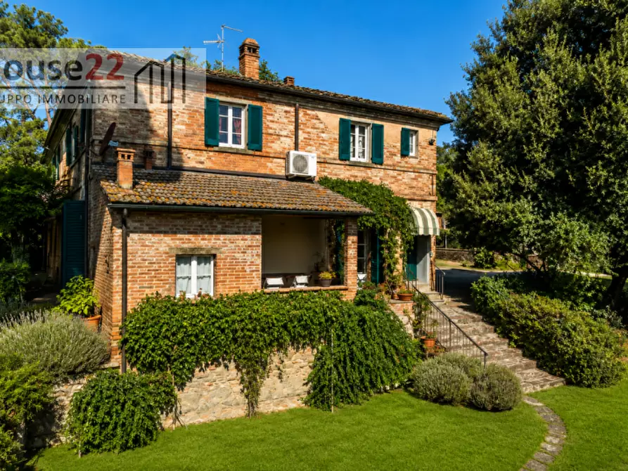 Immagine 7 di Villa in vendita  a Arezzo