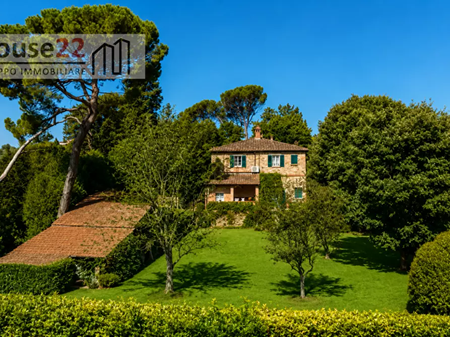 Immagine 9 di Villa in vendita  a Arezzo