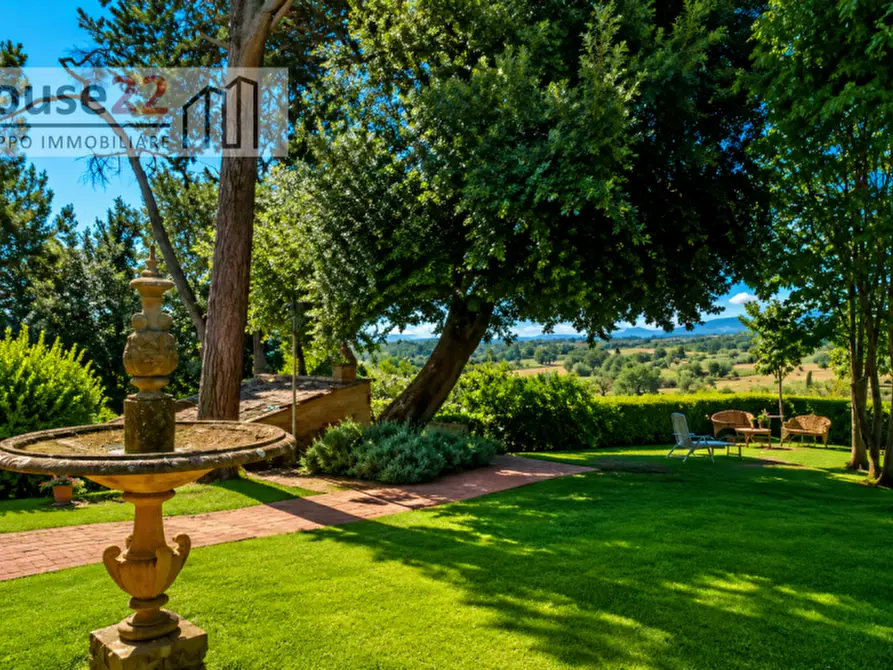 Immagine 16 di Villa in vendita  a Arezzo