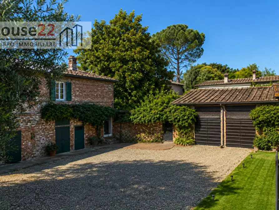 Immagine 17 di Villa in vendita  a Arezzo