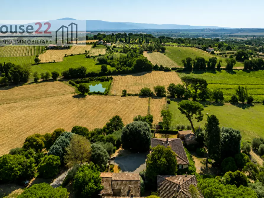 Immagine 22 di Villa in vendita  a Arezzo