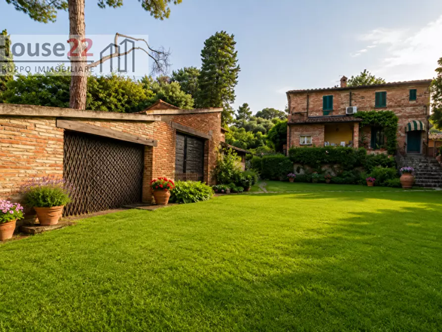 Immagine 24 di Villa in vendita  a Arezzo