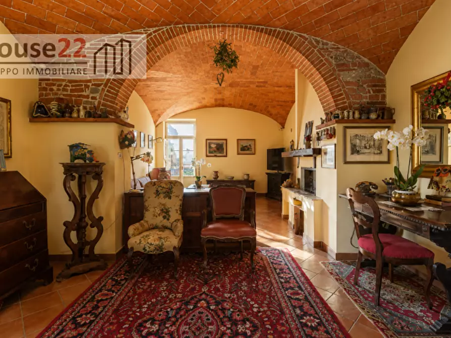 Immagine 25 di Villa in vendita  a Arezzo