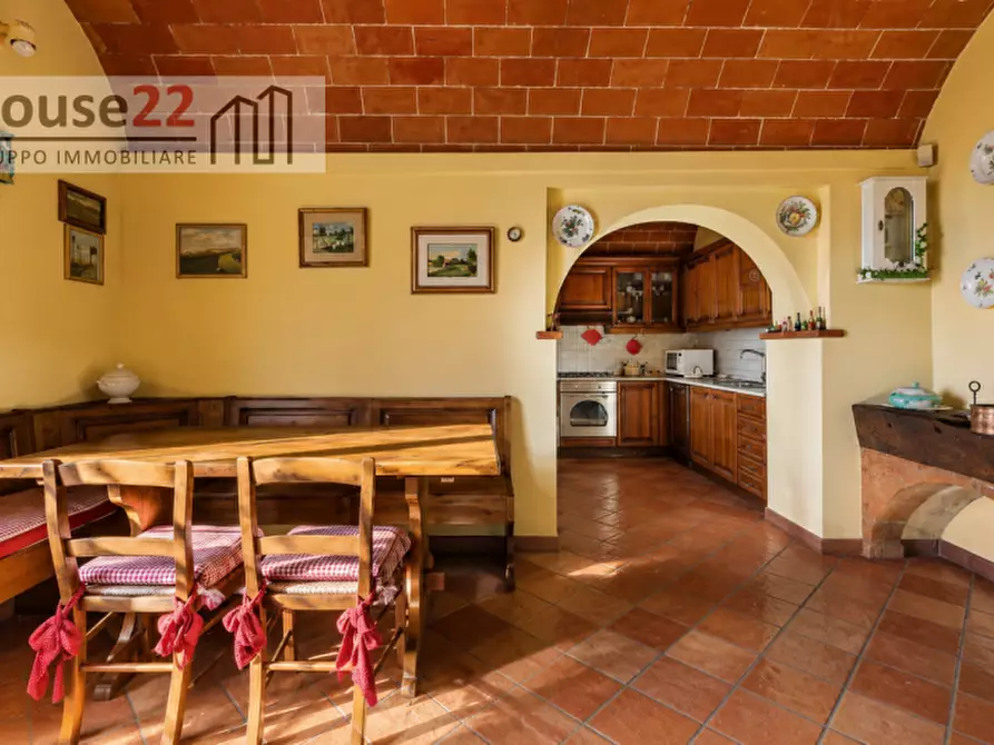 Immagine 31 di Villa in vendita  a Arezzo