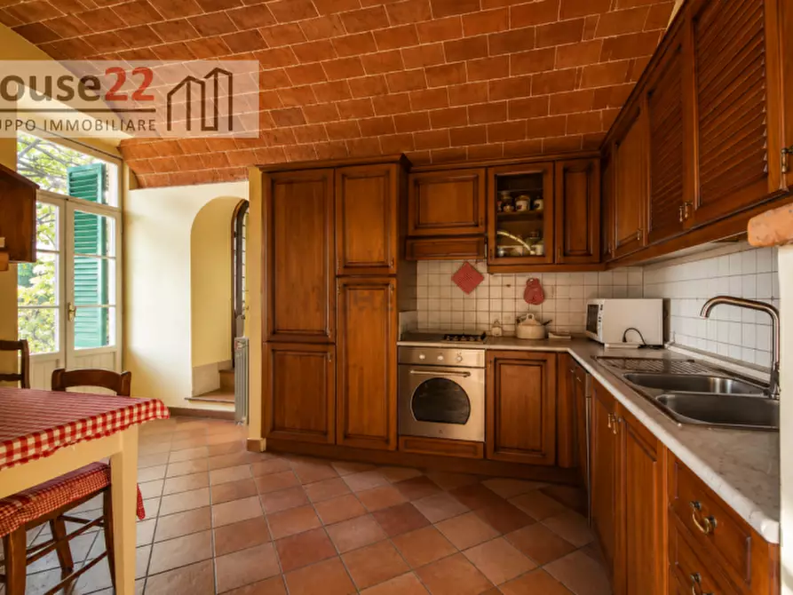 Immagine 32 di Villa in vendita  a Arezzo