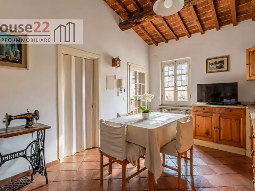Immagine 37 di Villa in vendita  a Arezzo