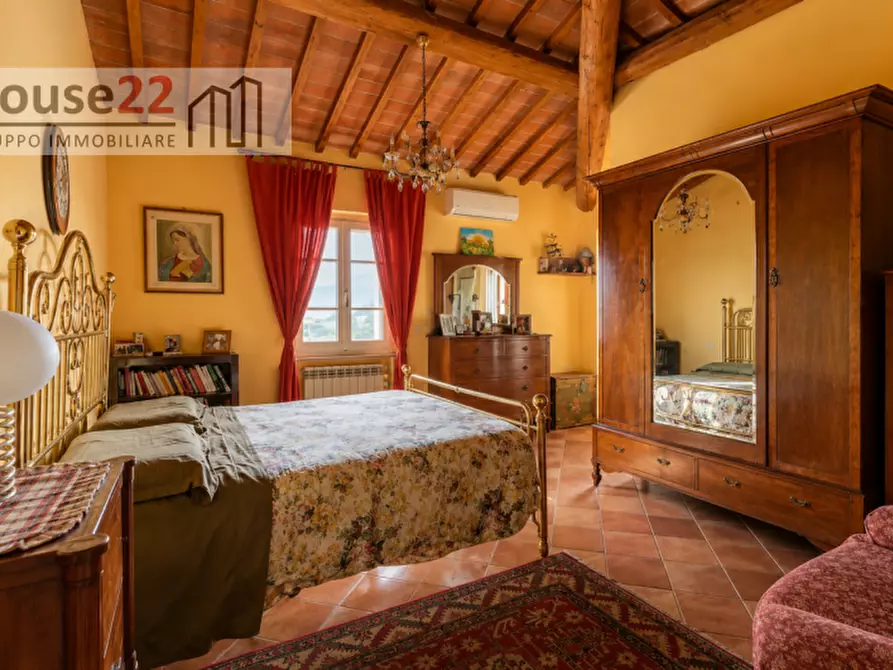 Immagine 40 di Villa in vendita  a Arezzo