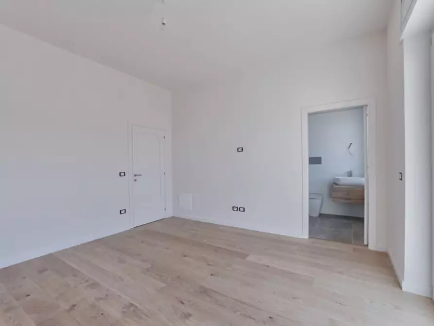 Immagine 15 di Attico in vendita  in VIA RAFFAELLO, 15 a Pescara