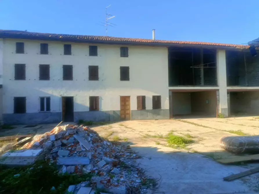 Immagine 1 di Casa indipendente in vendita  in Cantone Cerreto 3 a Casale Monferrato