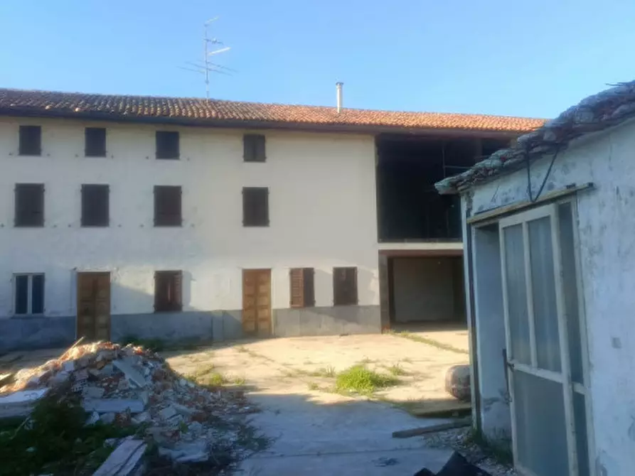 Immagine 3 di Casa indipendente in vendita  in Cantone Cerreto 3 a Casale Monferrato