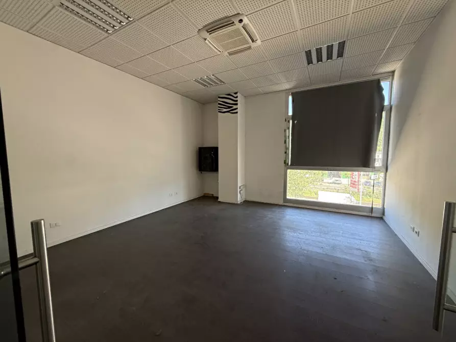 Immagine 3 di Ufficio in vendita  in Via dell'Ora del Garda a Trento