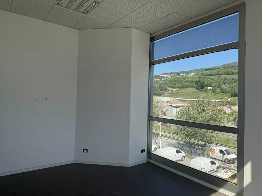 Immagine 5 di Ufficio in vendita  in Via dell'Ora del Garda a Trento