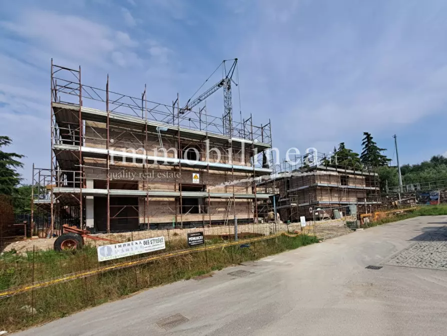 Immagine 2 di Villa in vendita  in via danzie a Affi