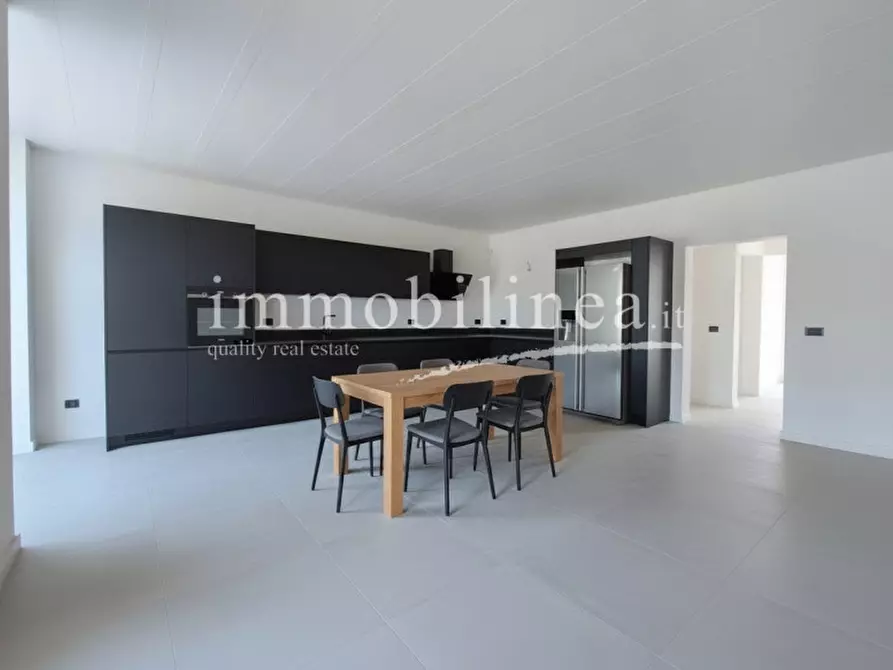 Immagine 4 di Villa in vendita  in via danzie a Affi