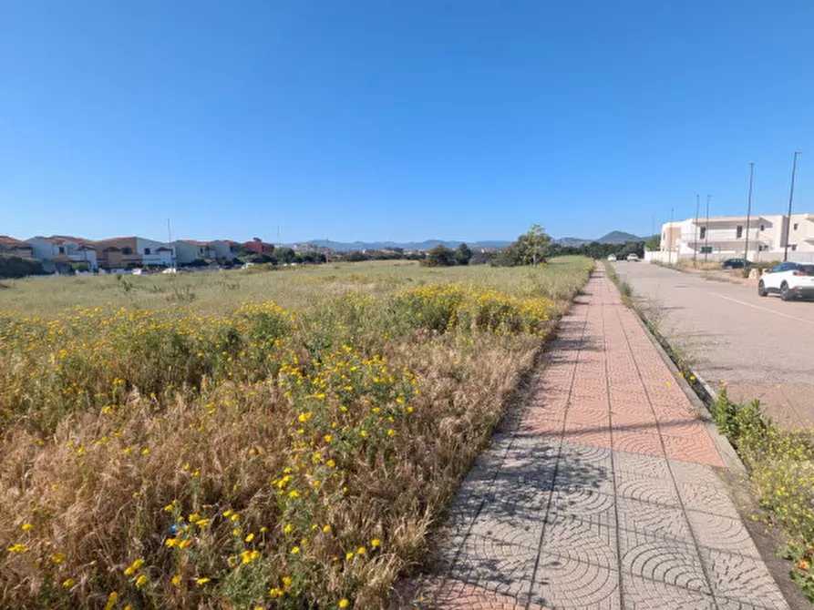Immagine 1 di Terreno in vendita  in Via Nilde Jotti a Olbia
