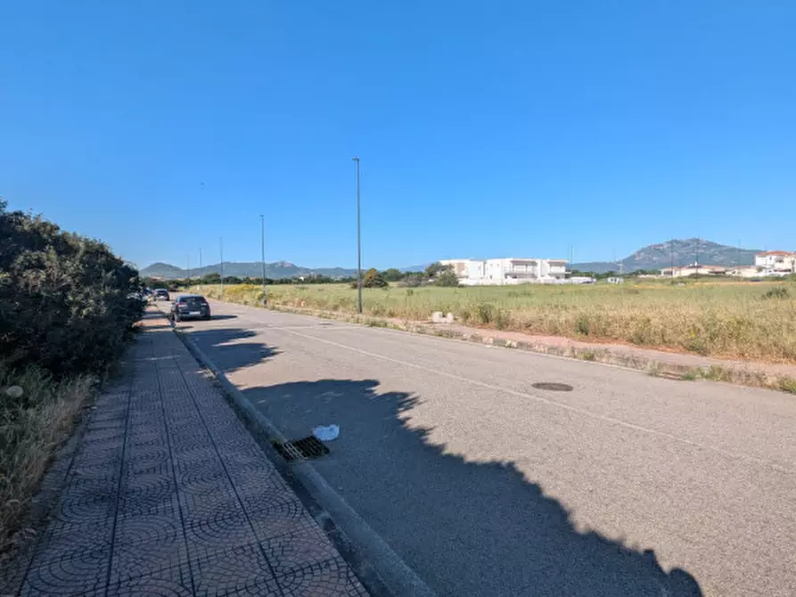 Immagine 10 di Terreno in vendita  in Via Nilde Jotti a Olbia