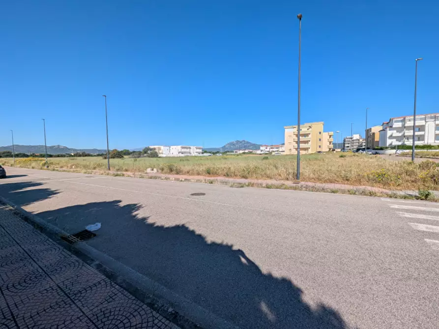 Immagine 11 di Terreno in vendita  in Via Nilde Jotti a Olbia