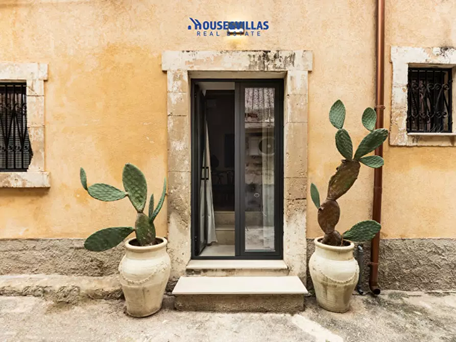 Immagine 1 di Casa indipendente in vendita  in crocifisso noto a Noto