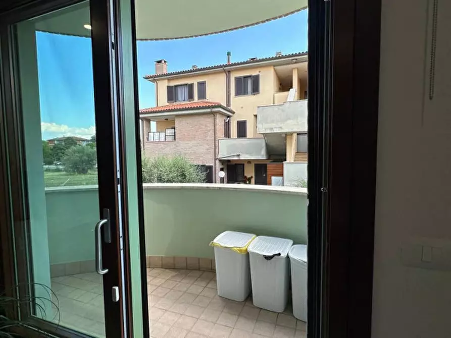 Immagine 12 di Appartamento in vendita  in Via Polverigi a Castiglione Del Lago