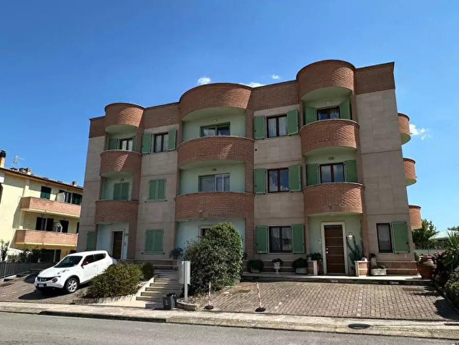 Immagine 18 di Appartamento in vendita  in Via Polverigi a Castiglione Del Lago
