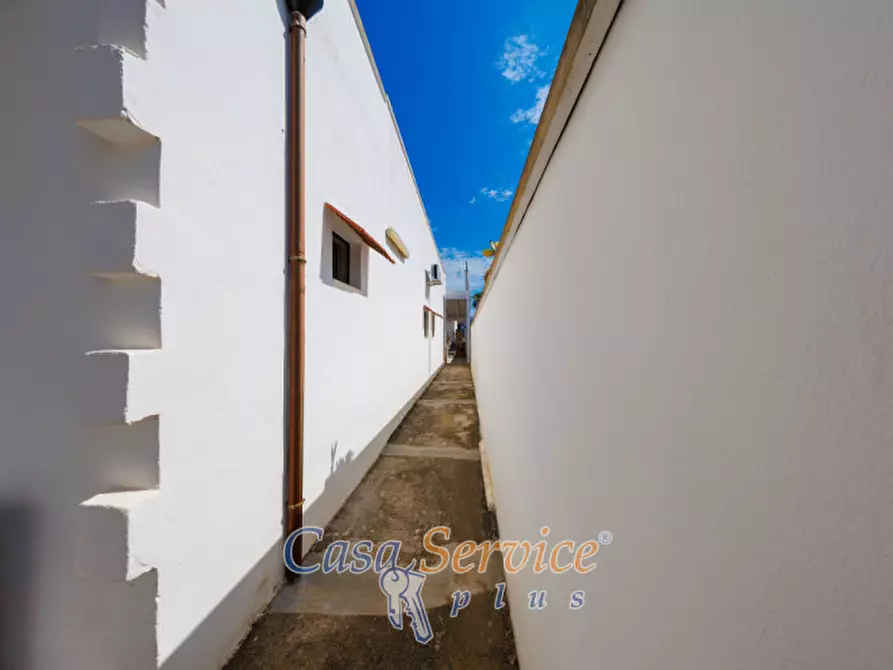 Immagine 7 di Villa in vendita  in Via Rizzo a Racale