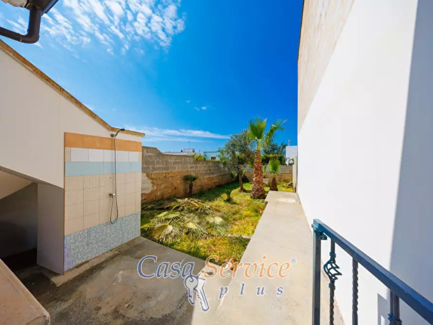 Immagine 8 di Villa in vendita  in Via Rizzo a Racale