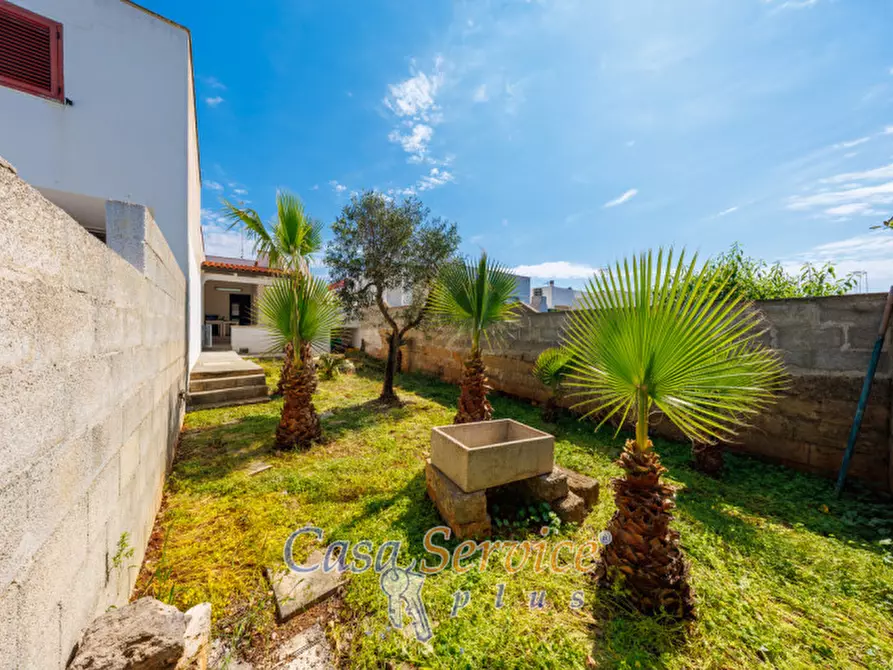 Immagine 9 di Villa in vendita  in Via Rizzo a Racale