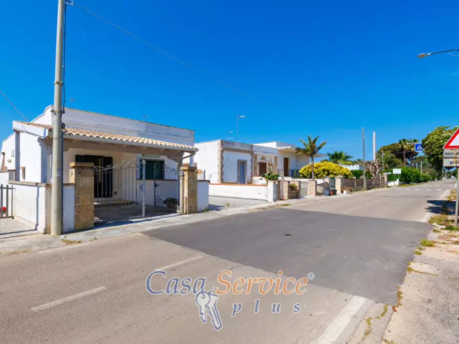 Immagine 14 di Villa in vendita  in Via Rizzo a Racale