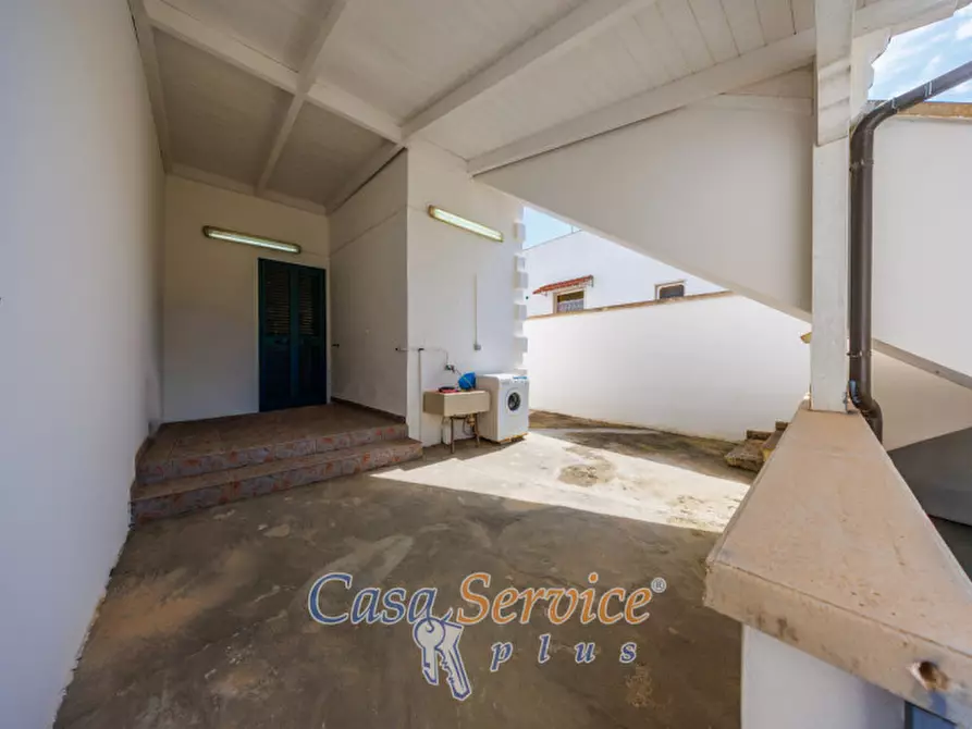 Immagine 19 di Villa in vendita  in Via Rizzo a Racale