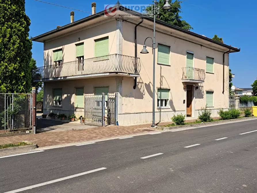 Immagine 1 di Casa indipendente in vendita  in Via Alture a Torri Di Quartesolo