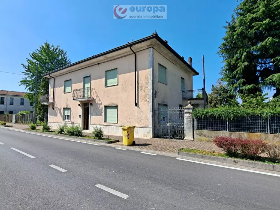 Immagine 2 di Casa indipendente in vendita  in Via Alture a Torri Di Quartesolo
