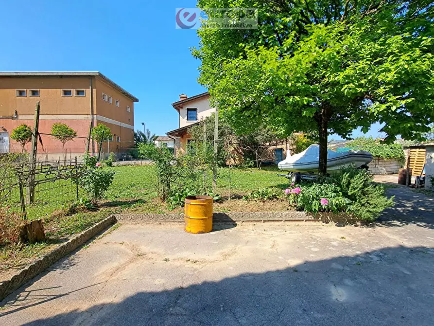 Immagine 36 di Casa indipendente in vendita  in Via Alture a Torri Di Quartesolo