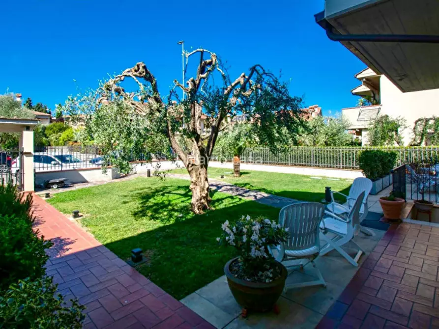 Immagine 7 di Villa in vendita  in Via Giotto a Poggio A Caiano