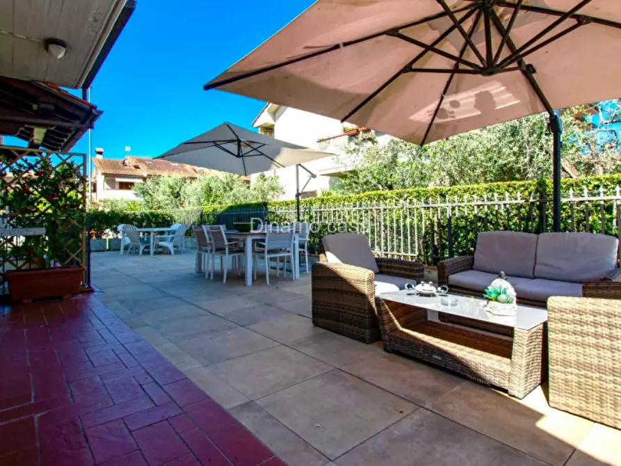 Immagine 9 di Villa in vendita  in Via Giotto a Poggio A Caiano